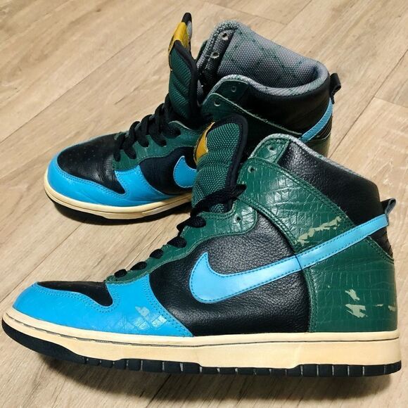 NIKE DUNK HI, Sz 7.5 - Picture 2 of 3